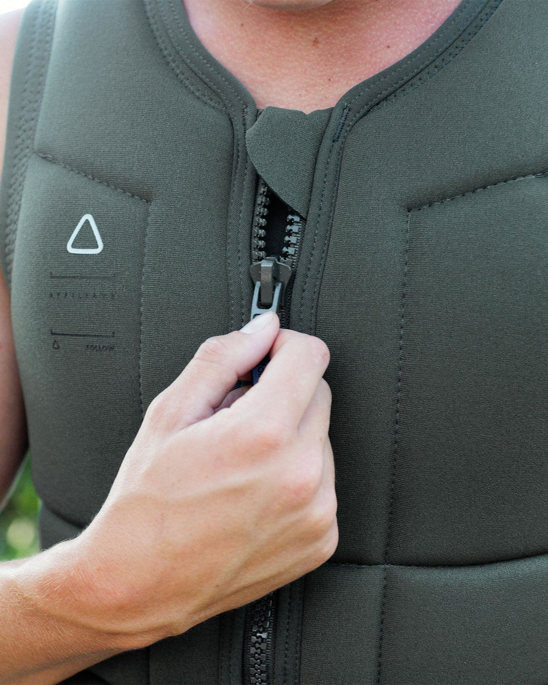 Wetsuit & Protection FOLLOW Affiliate Impact Mens olive