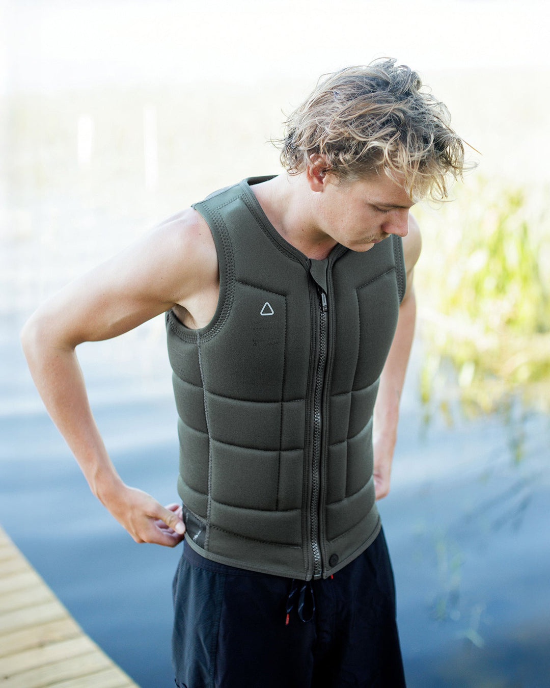 Wetsuit & Protection FOLLOW Affiliate Impact Mens olive